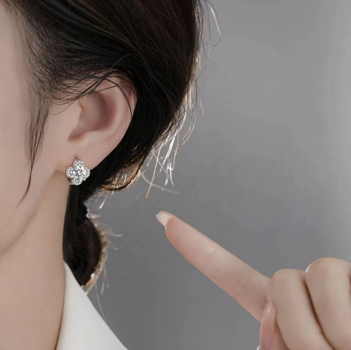 Clover Earrings | White Gold VIP