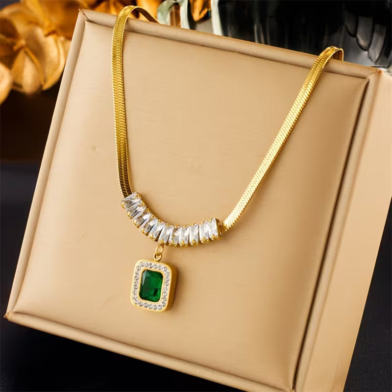 Regalia Prism Emerald Necklace | Gold