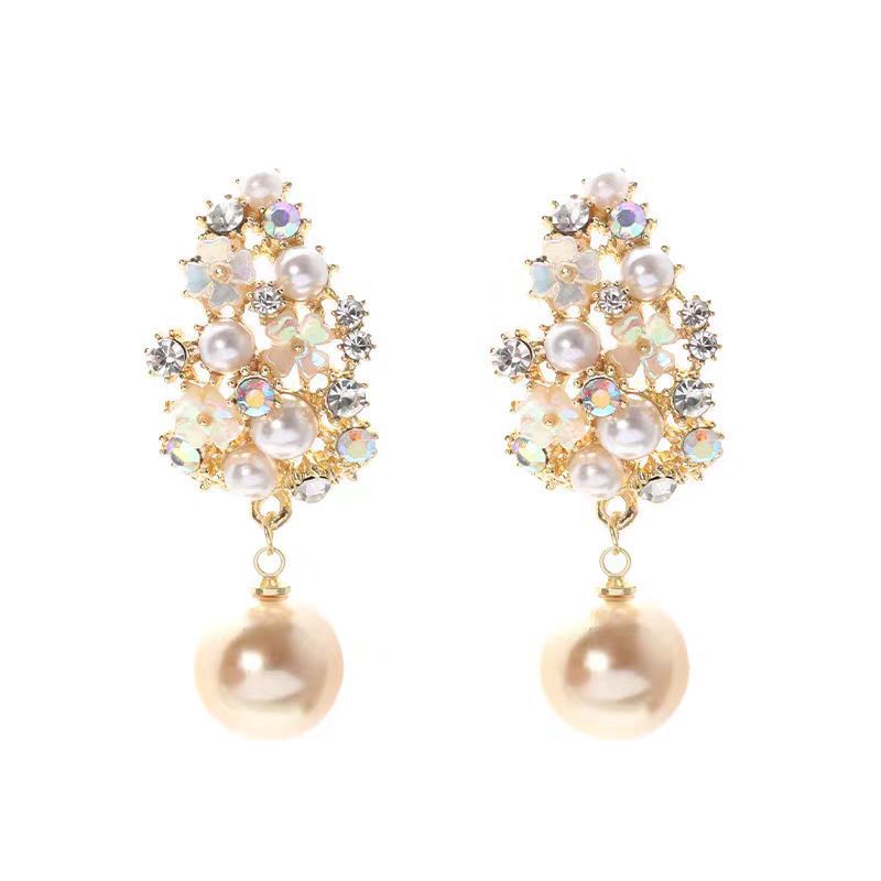 Elegant Flower Pearl Earrings | Gold
