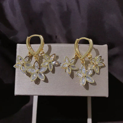 Stellara Noctis Earrings | Gold